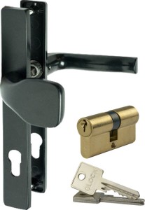 Komplet  klamka/pochwyt 72 mm + wkładka zamka